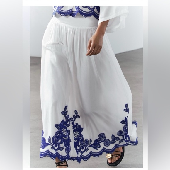 Zara Dresses & Skirts - ZARA…contrast embroidered skirt ZW COLLECTION